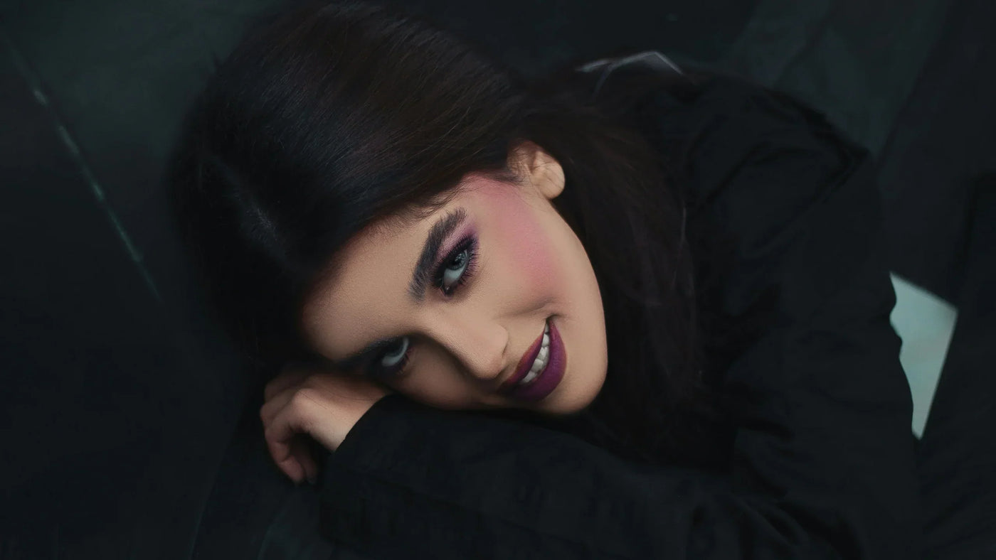 Gorsetowe sukienki gotyckie – jak podkreślić talię i dodać sylwetce wyrazistości?