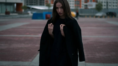 Hvordan velge en gotisk kåpe til vinteren – guide til stiler og stoffer