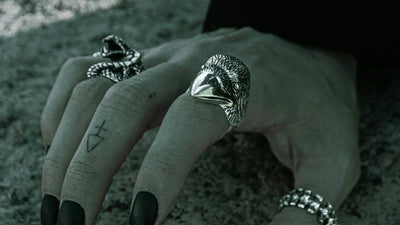 Goth på scenen: maskulin gotisk mote i teater og drama